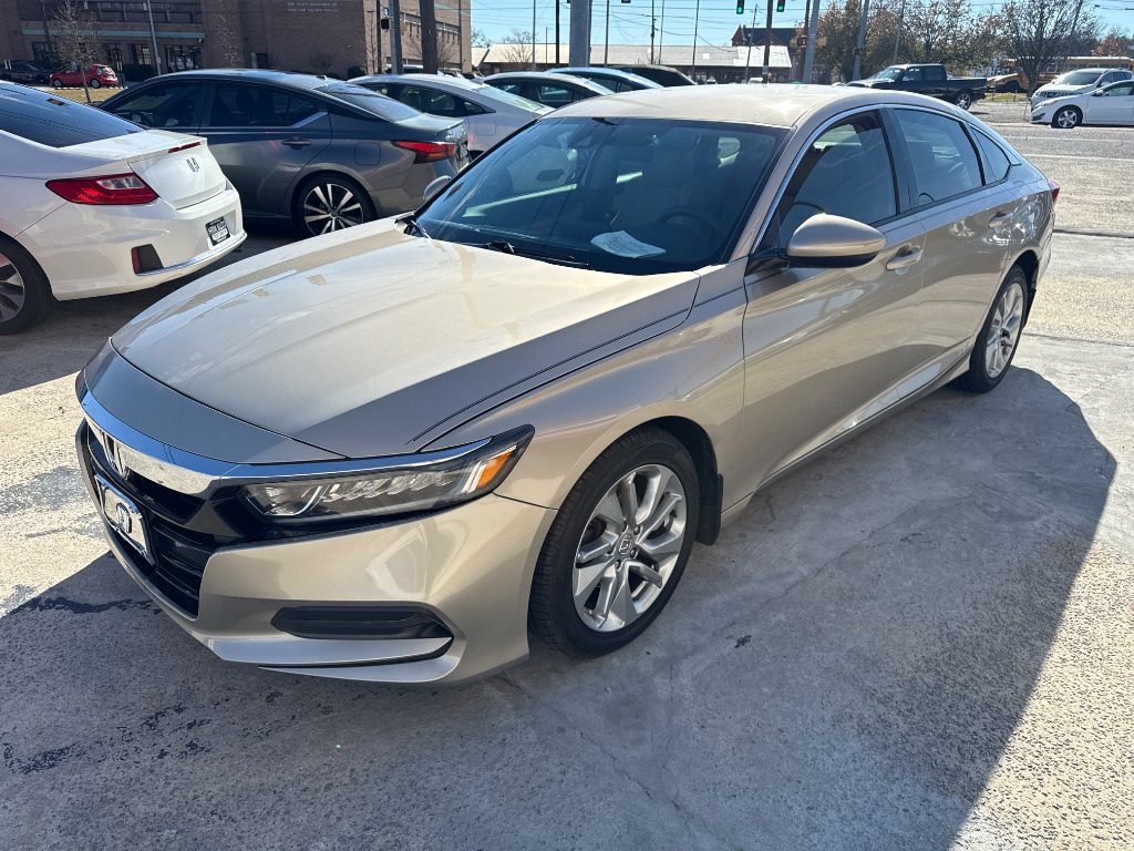 2019 Honda Accord LX's photo