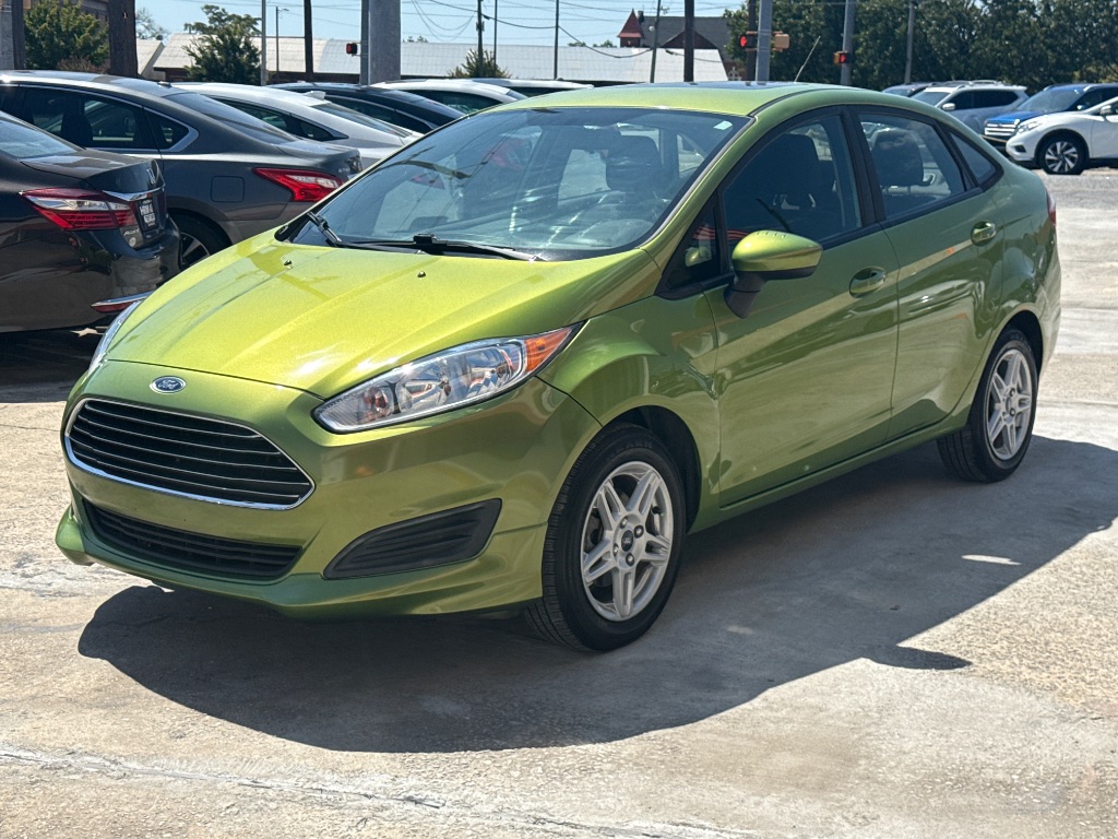 2018 Ford Fiesta SE's photo