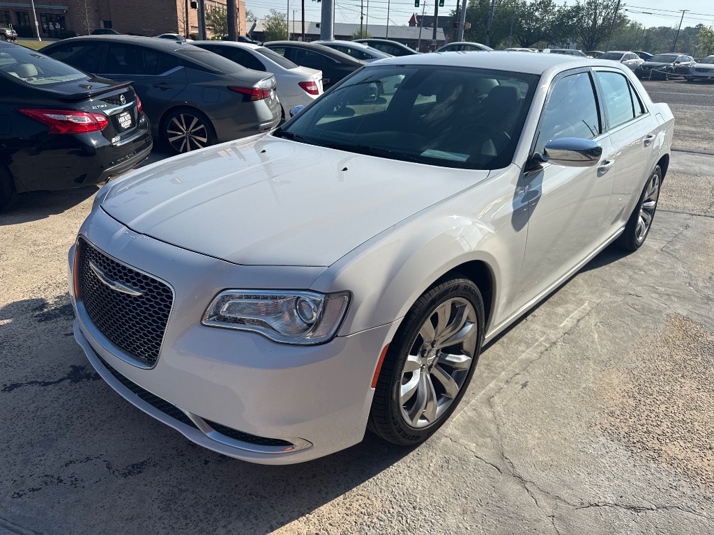 2018 Chrysler 300 Touring