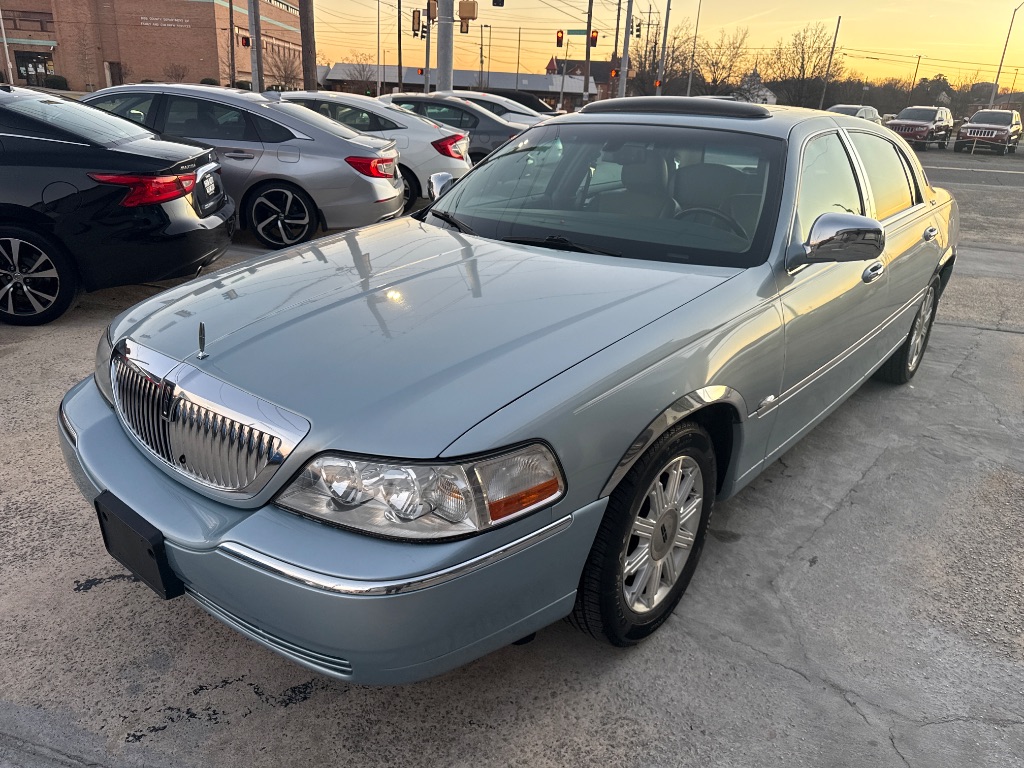 2006 Lincoln Town Car Signature Limited