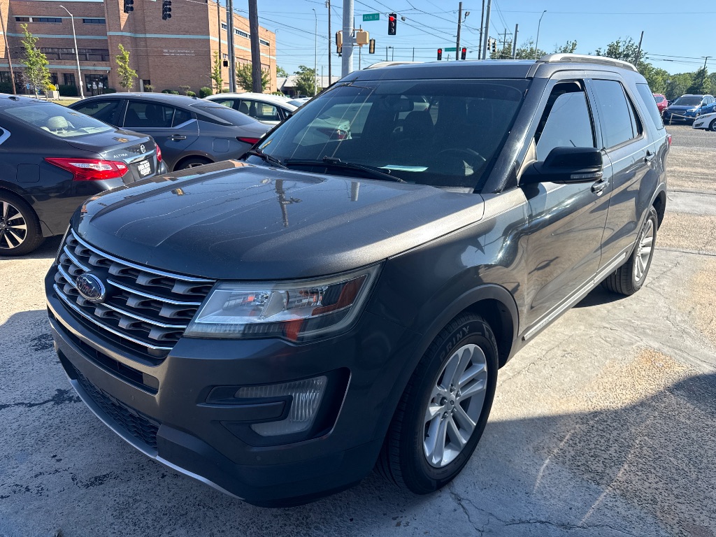2017 Ford Explorer XLT FWD's photo